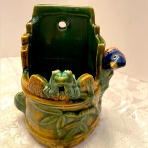 Vintage wall bird & frog planter/ looks like Majolica but no idea if it is.